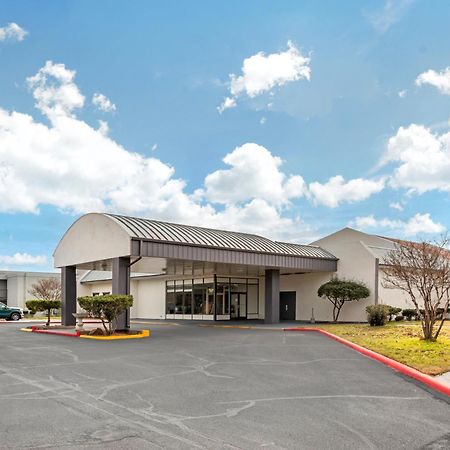 Quality Inn Gainesville Exterior photo