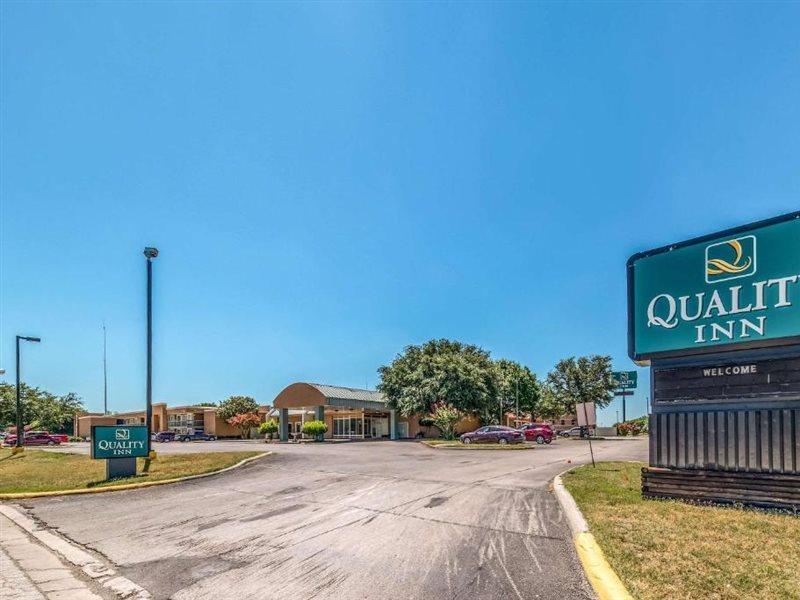 Quality Inn Gainesville Exterior photo