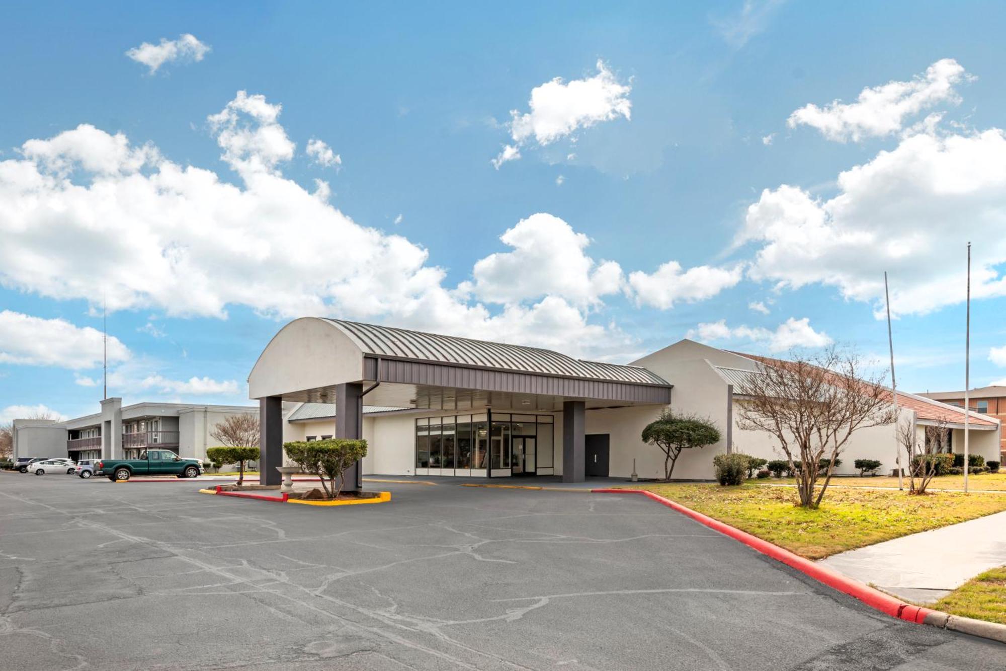 Quality Inn Gainesville Exterior photo