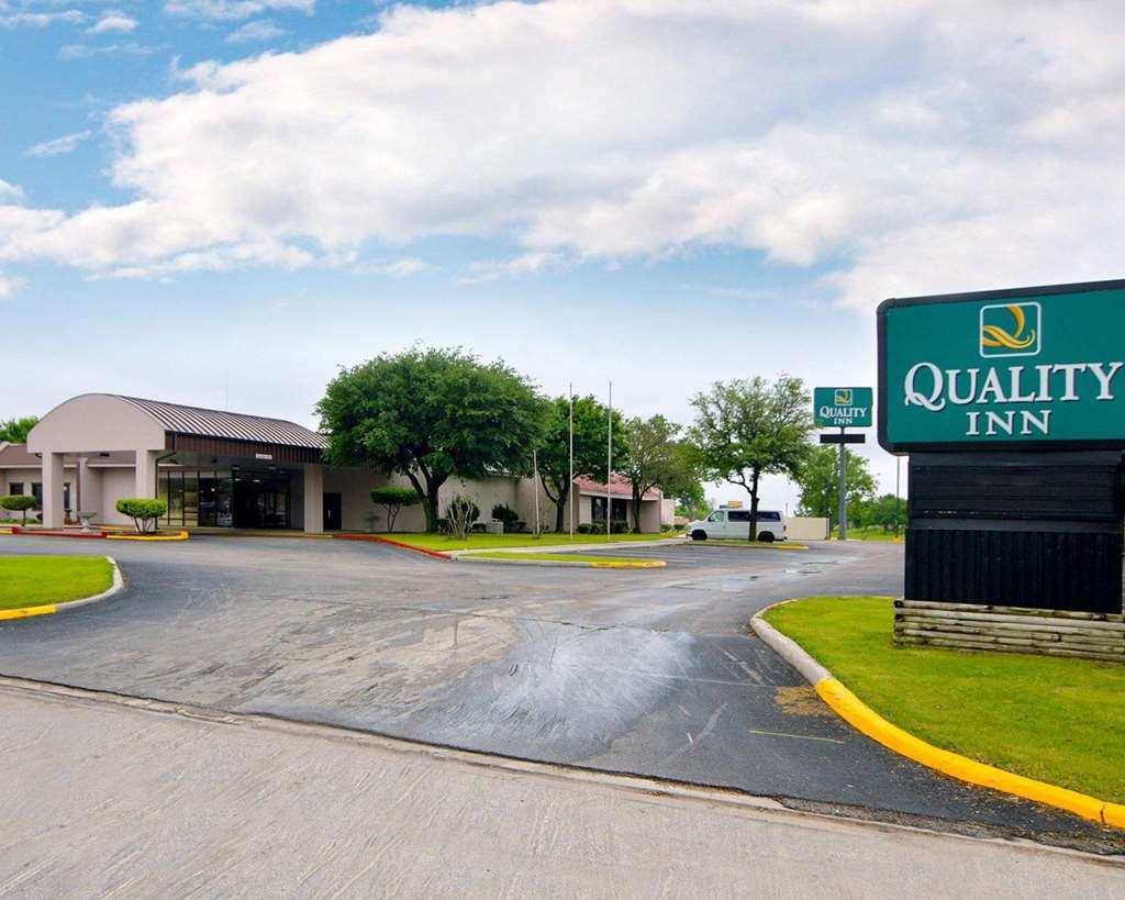 Quality Inn Gainesville Exterior photo