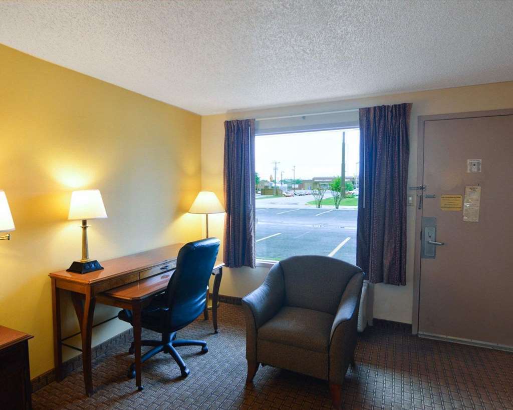 Quality Inn Gainesville Room photo